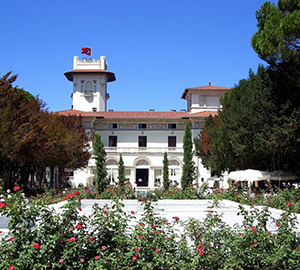 Hidiv Kasrı